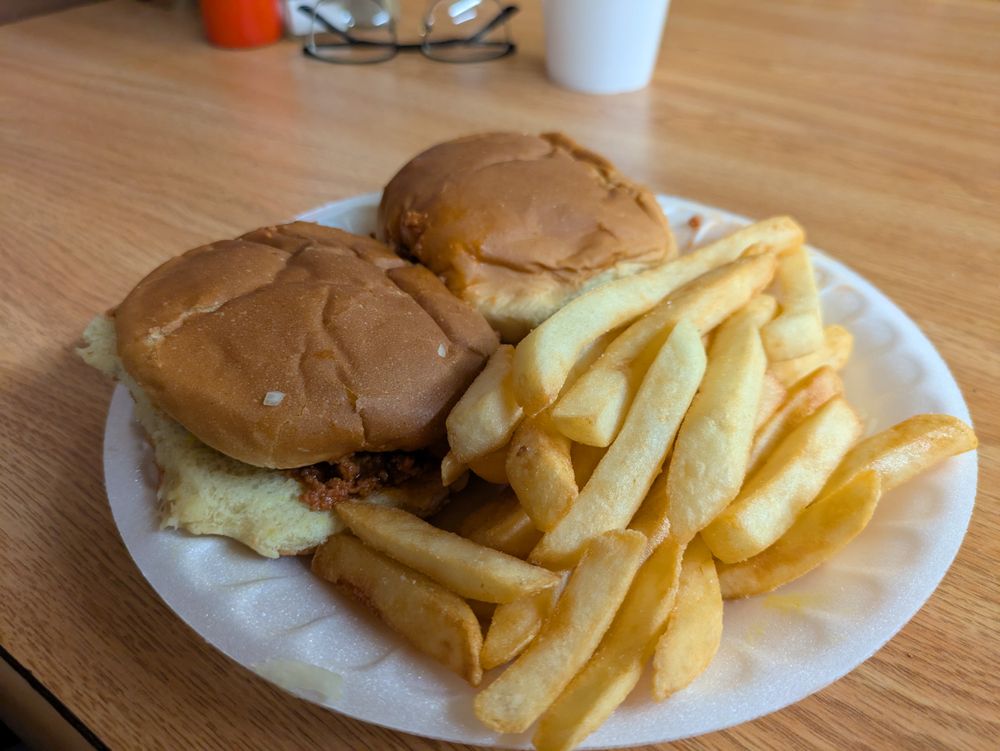 Harold's Restaurant Image