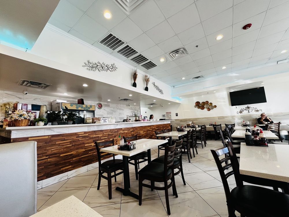 Pho L'amour Noodles & Grill