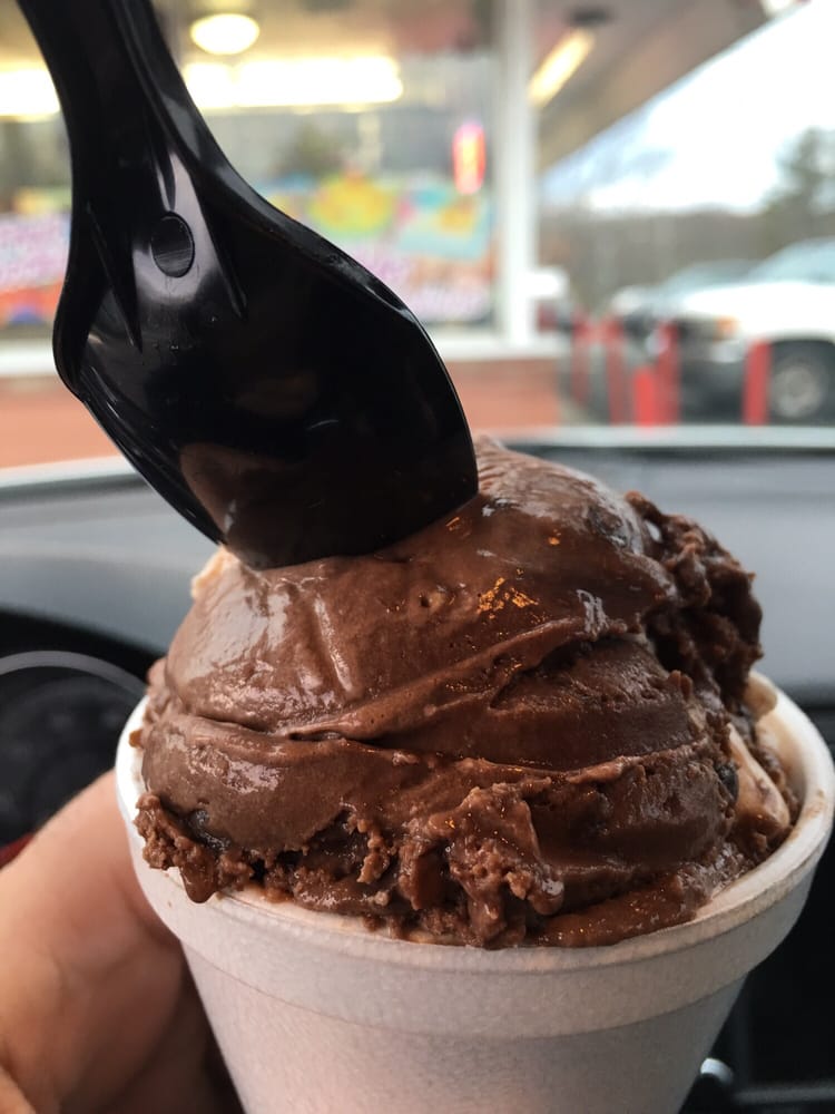 Magic Fountain Ice Cream & Frozen Yogurt 9825 Main Rd Mattituck