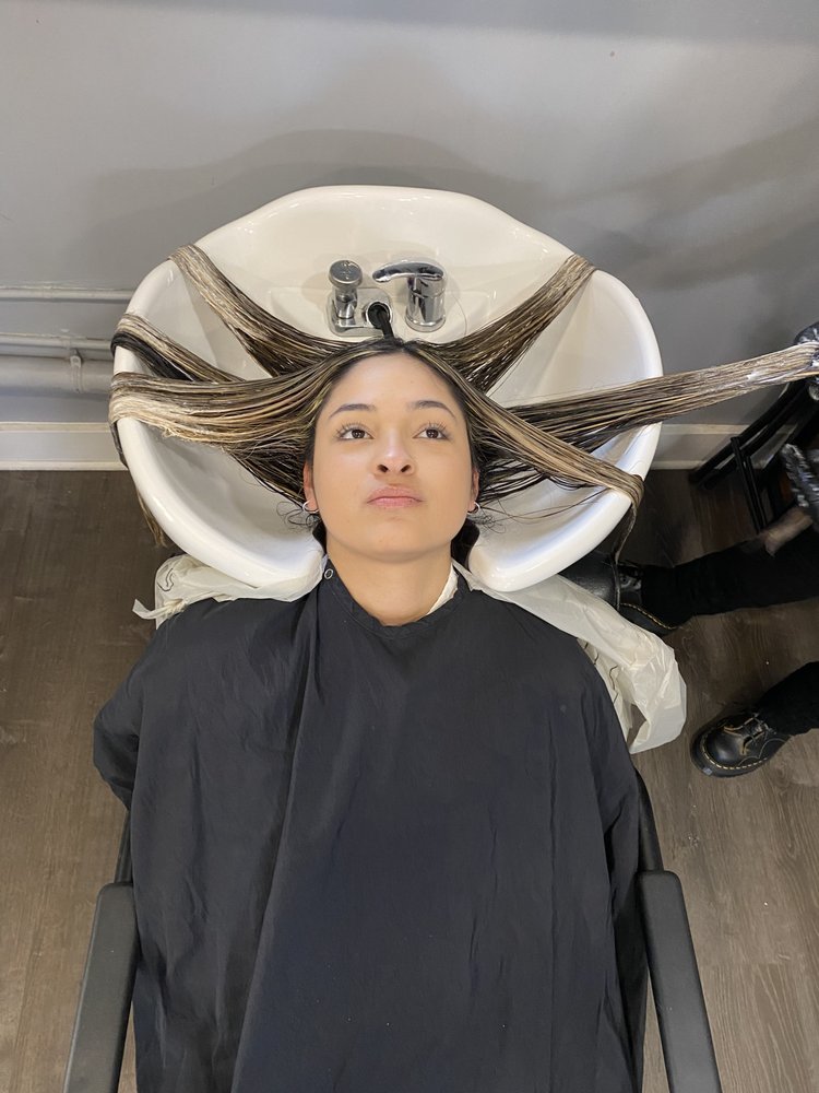 Moxie Salon