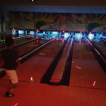 Pacific Avenue Bowl 34 Photos 54 Reviews Bowling 5939 Photo Of Pacific Avenue Bowl Stockton Ca United States Cosmic Bowling