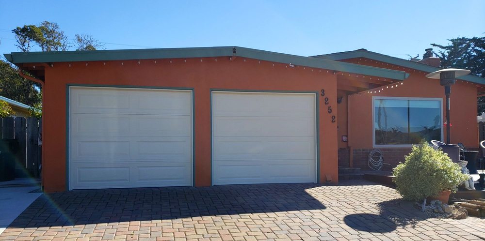 J & J Garage Doors