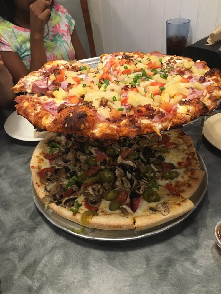 Maui Zowie And The Mighty King A Yelp Photo Of Round Table Kailua Hi United States Maui Zowie And