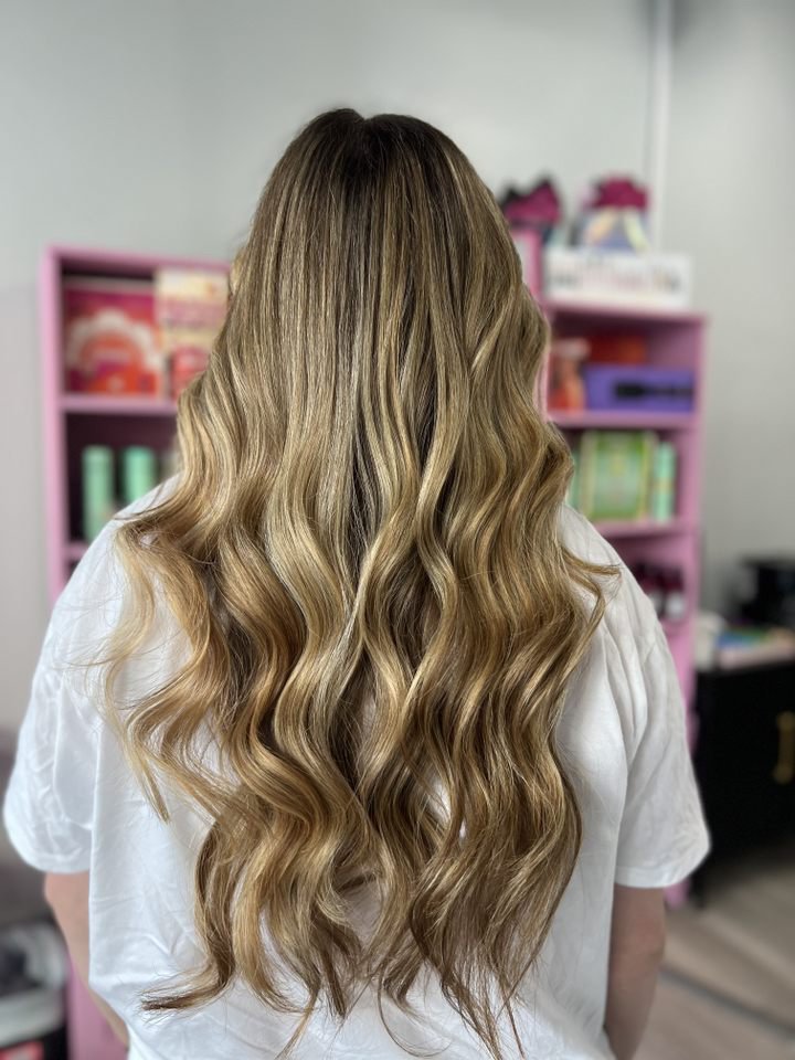 Hello Beautiful Salon Image