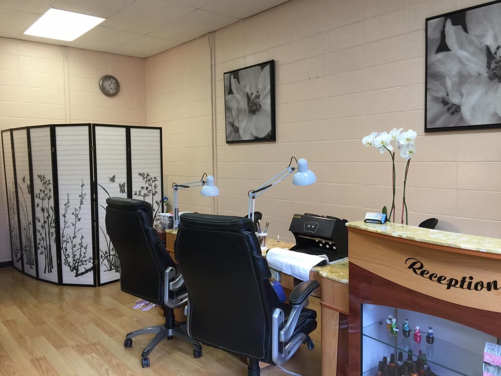 Emmy Nails and Spa Nail Salons 206 N Main Ave, Ridgefield, WA