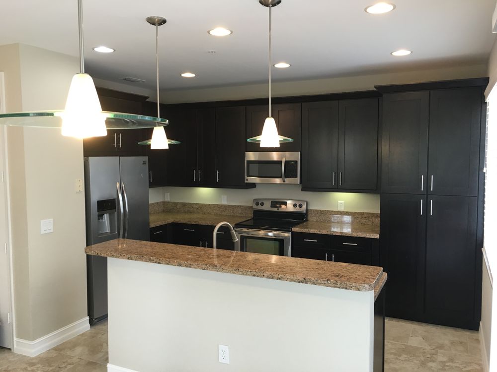 image of business Cabinets & Designs