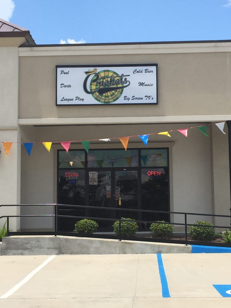 Crickets Daiquiris and Sports Sports Bars 1325 Duhon Blvd, Amelia