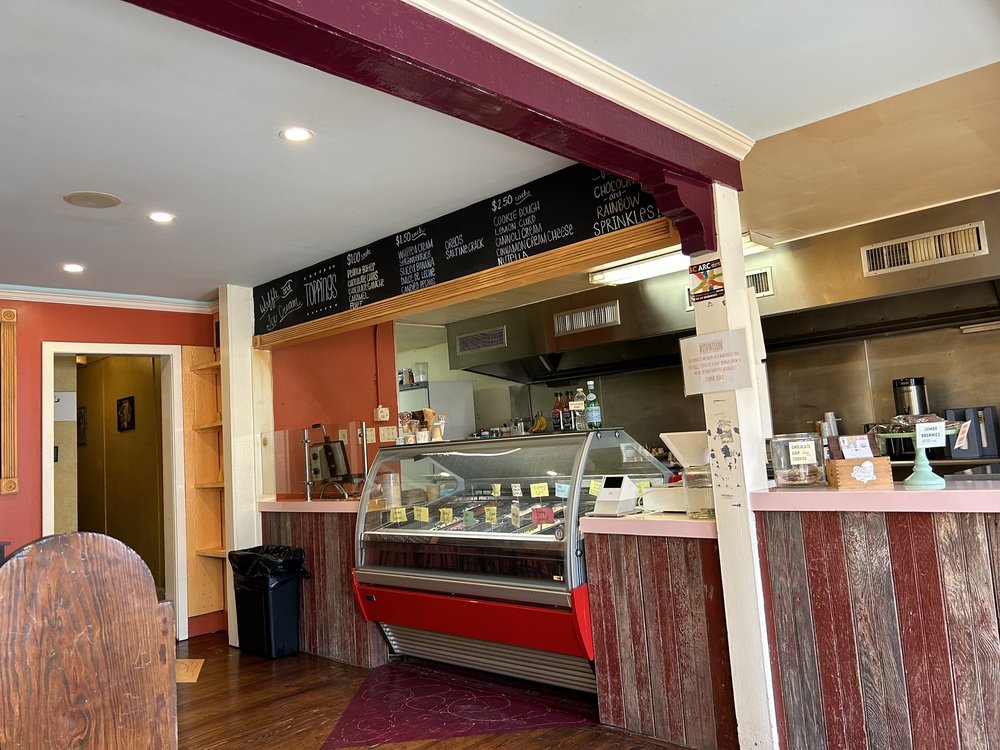 Nina's Waffles & Ice Cream
