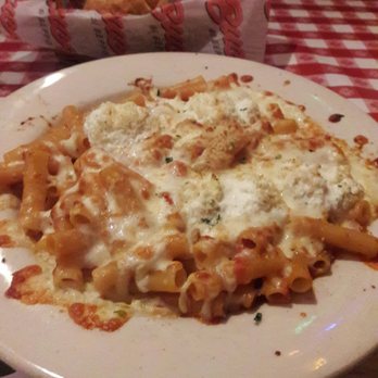 Buca Di Beppo Italian Restaurant Order Online 184 Photos 150 Photo Of Buca Di Beppo Italian Restaurant Pittsburgh Pa United States Lunch