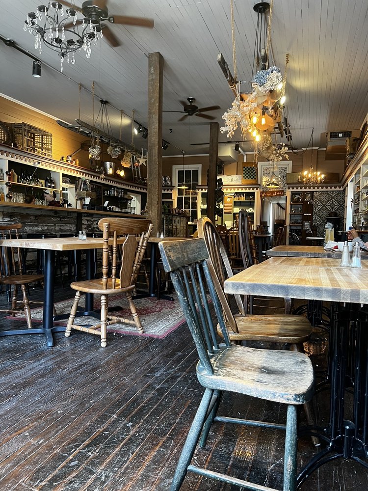 Snallygasters Cafe And Wine Bar