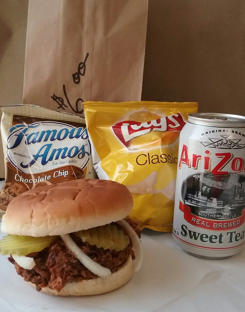 6 Brown Bag Special Your Choice Of Sandwich Lays Potato Chips Photo Of Thumper S Bbq Lockhart Tx United States 6 Brown Bag Special