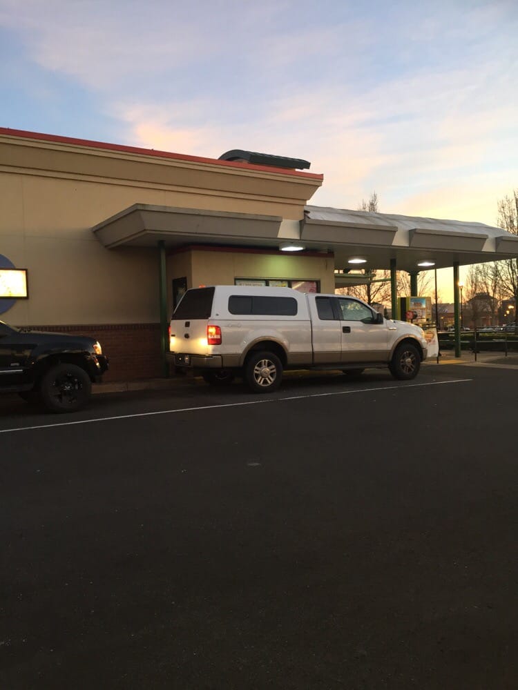 Sonic DriveIn 16 Photos & 67 Reviews Fast Food 7380 NE Butler St