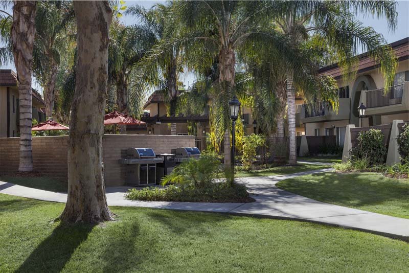 Los Arbolitos Apartments