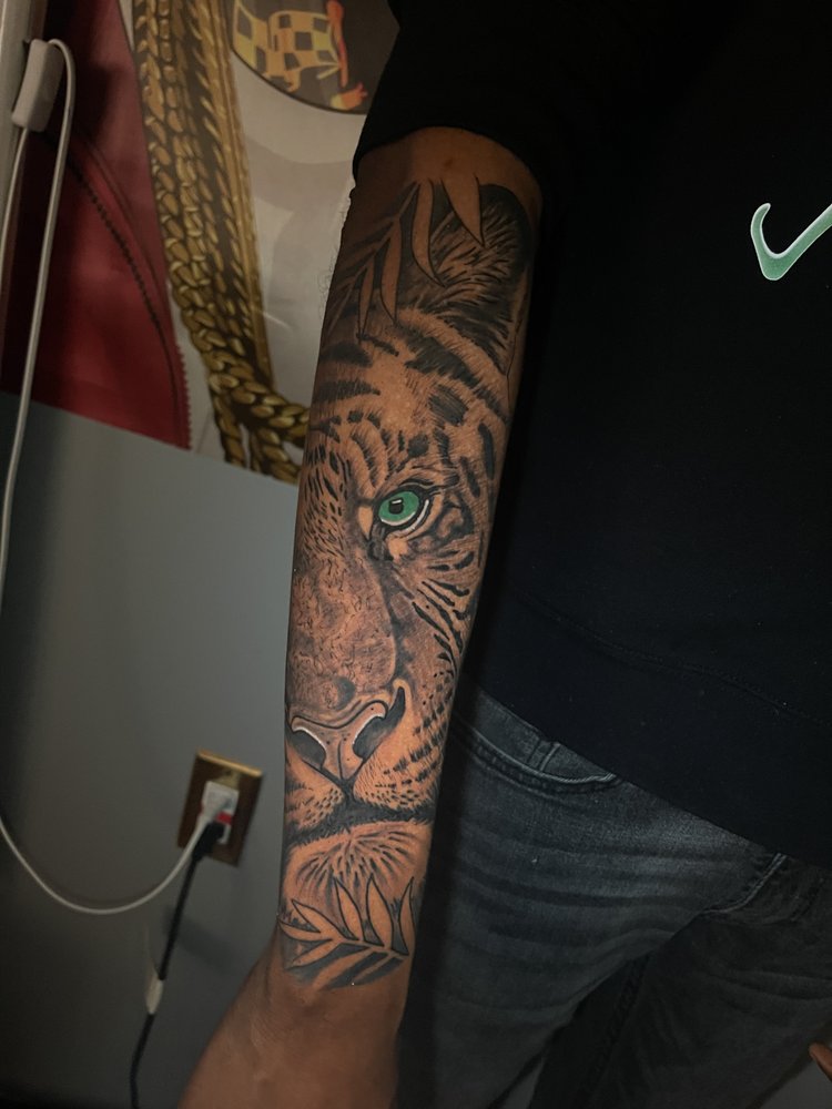 Tattoo Inspiration Untouchable Tattoo And Piercing Cloak And