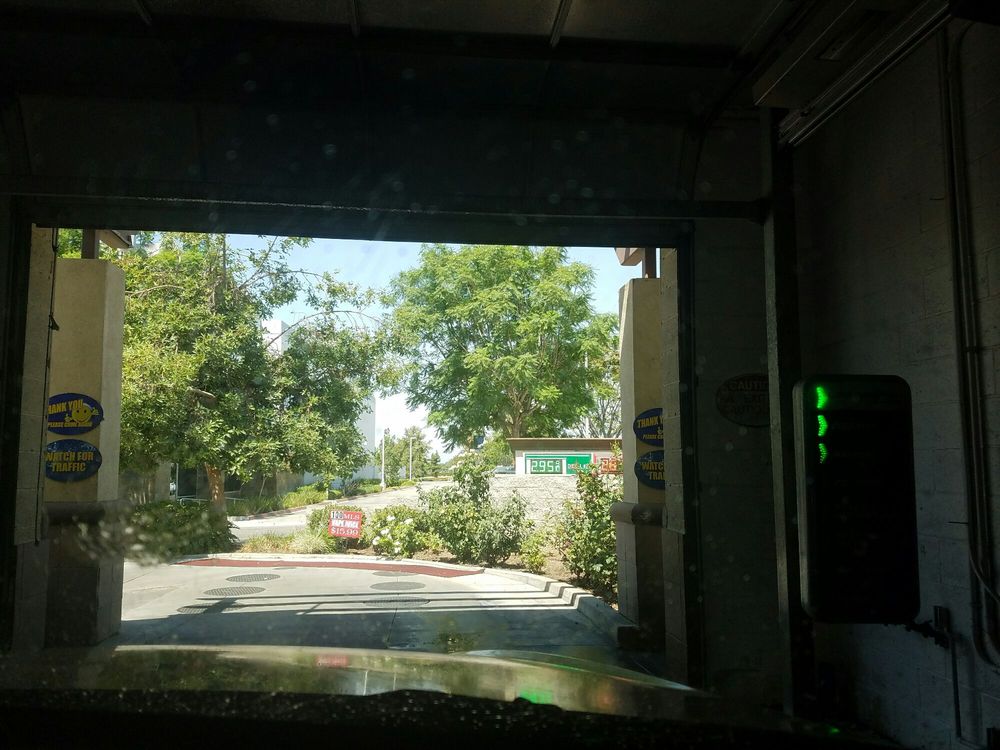 7 Eleven Car wash Car Wash 2200 S Haven Ave, Ontario, CA, United