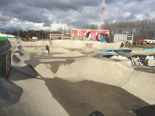 skatepark skate parks douaneplein mechelen antwerpen belgium