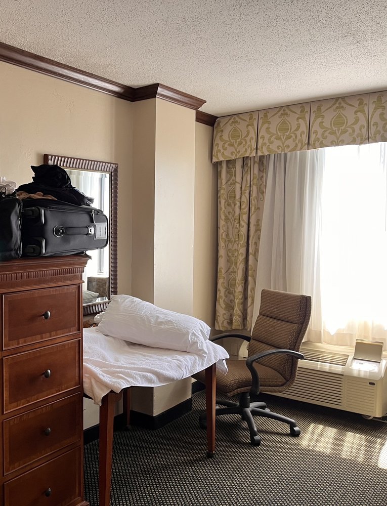 MCM Elegante Hotel & Conference Center