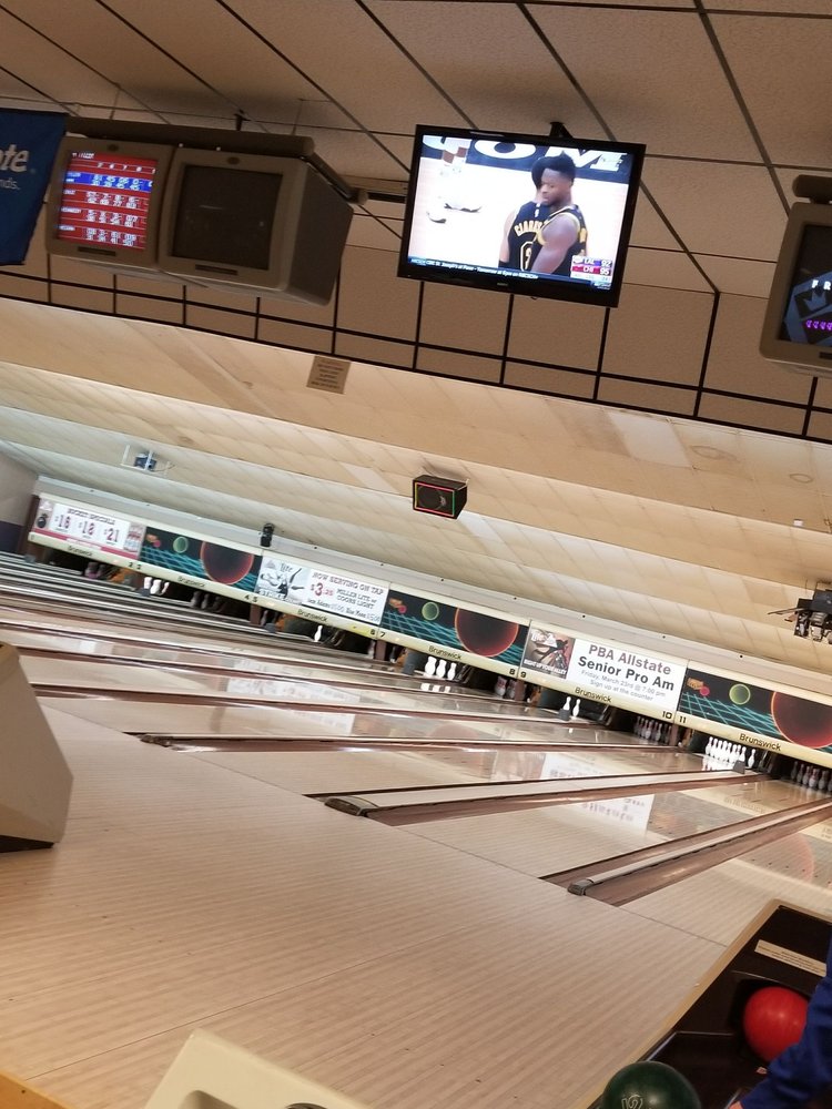 Liberty Lanes Bowling 115 Lw Besinger Dr, Carpentersville, IL