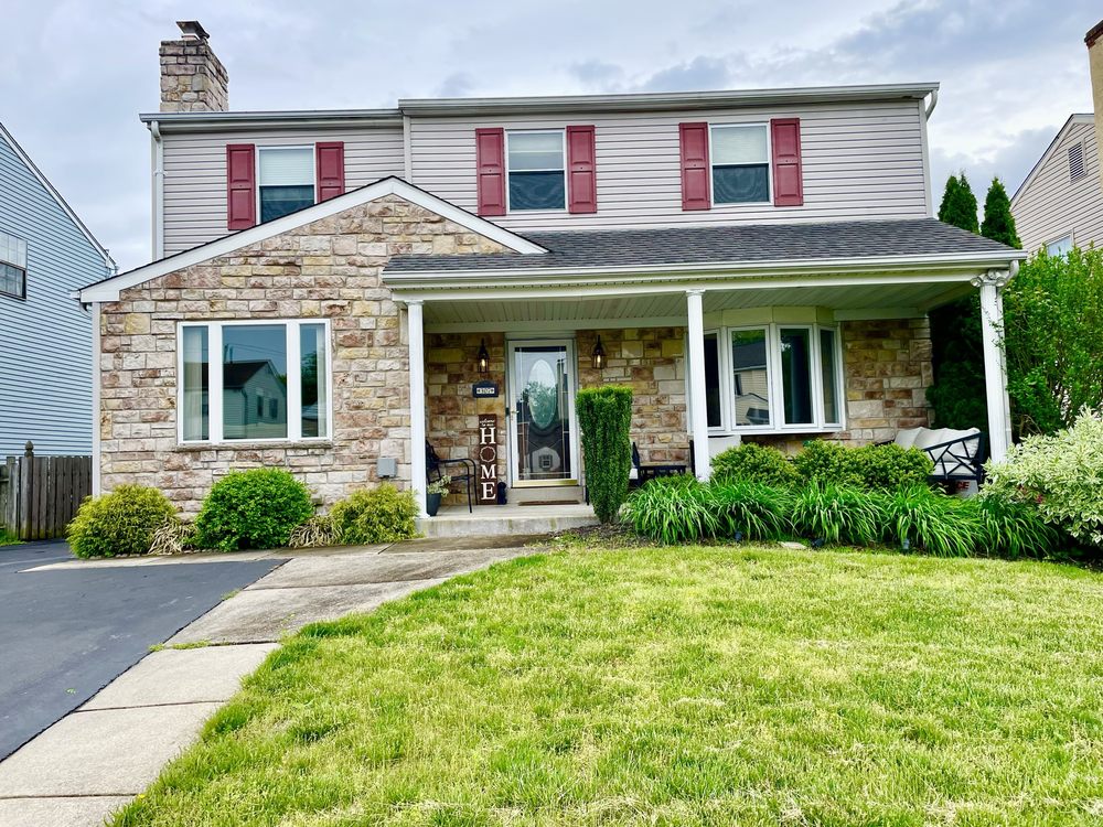 Keller Williams Real Estate - Krystyna Latsios