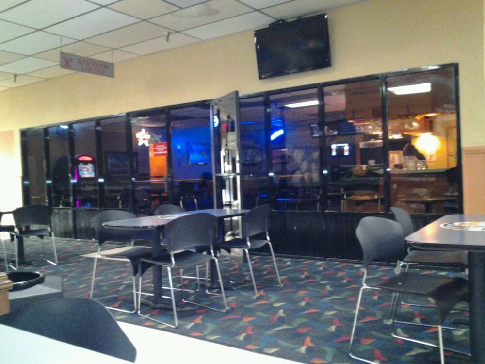 Red Door Lounge