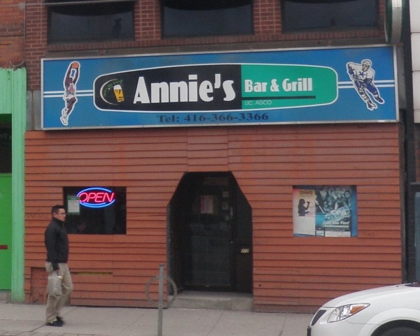 Annie's Bar & Grill