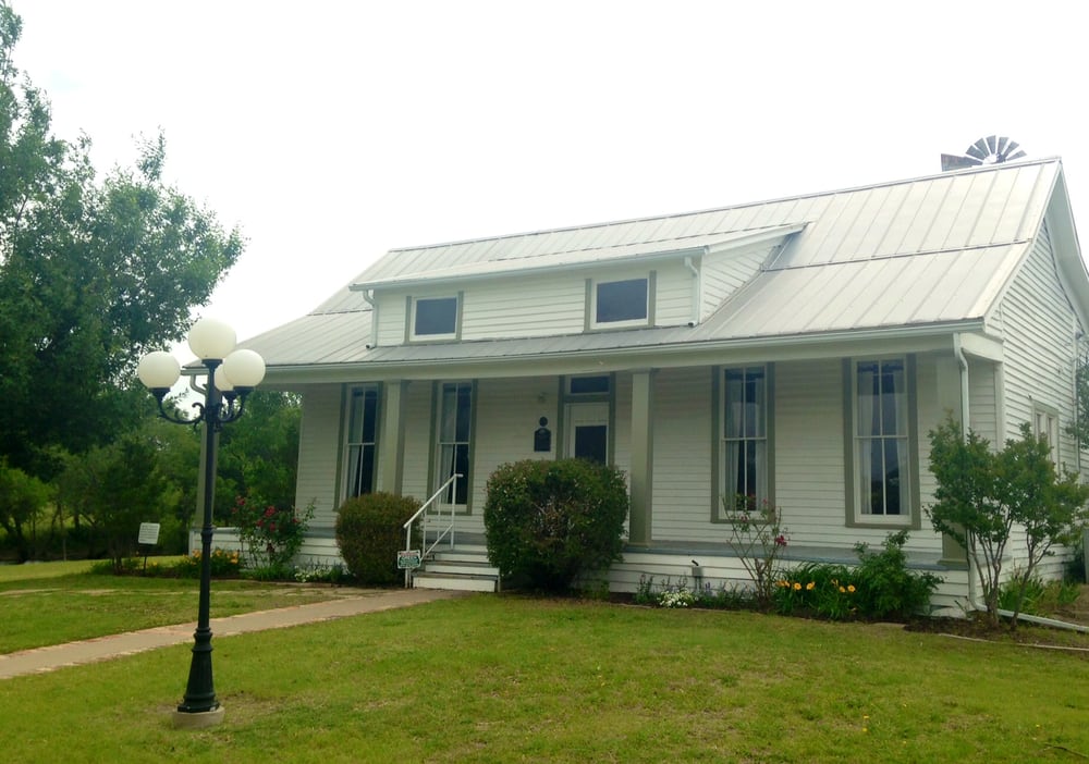Museum located in the 1850's MansonLaMoreauxHartman House at Harry