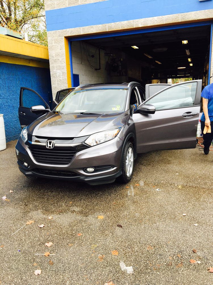 Capitol Car Wash Car Wash 1523 Washington St E