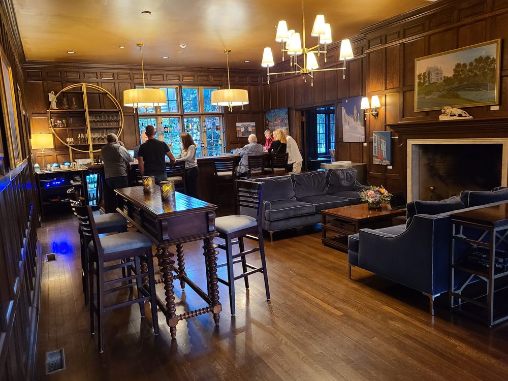 The Argus Hotel