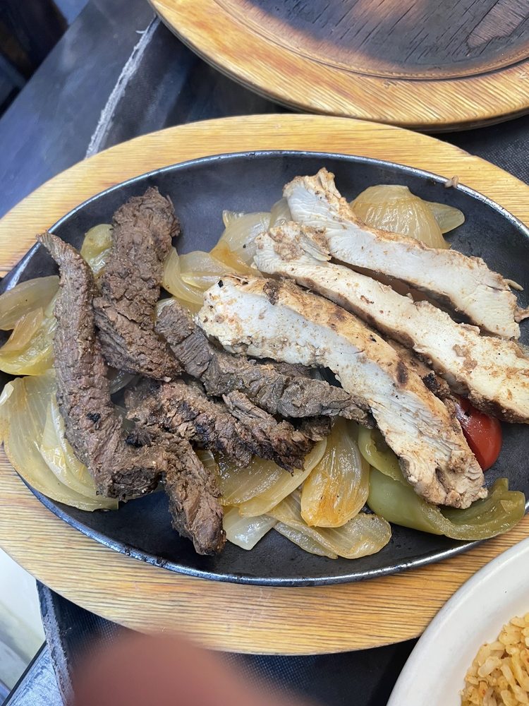 La Mesa Mexican Restaurante & Cantina