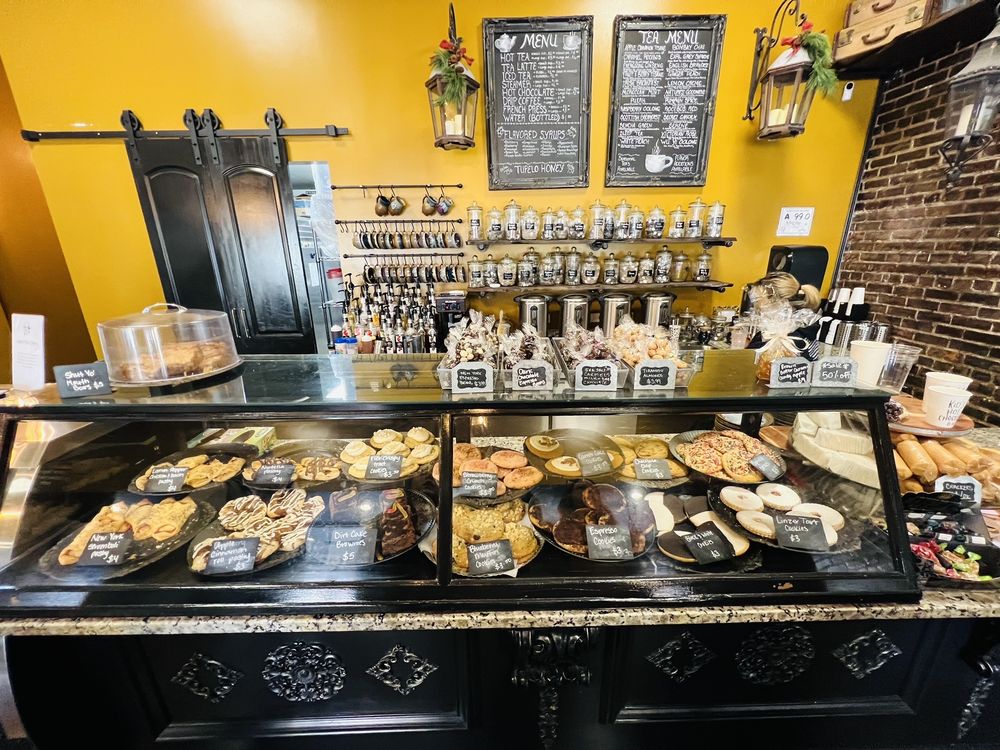 The Black Lantern Tea Room & Bakery