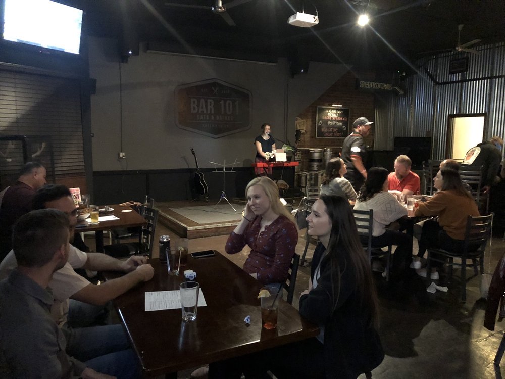 Bar 101 Eats & Drinks