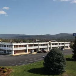Days Inn By Wyndham Waynesboro 17 Reviews Hotels 2060 Rosser Photo Of Days Inn By Wyndham Waynesboro Va United States