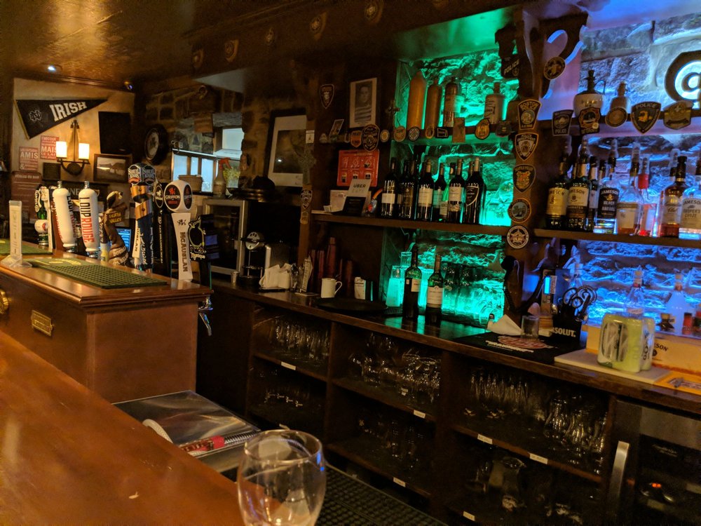 Claddagh Irish Pub