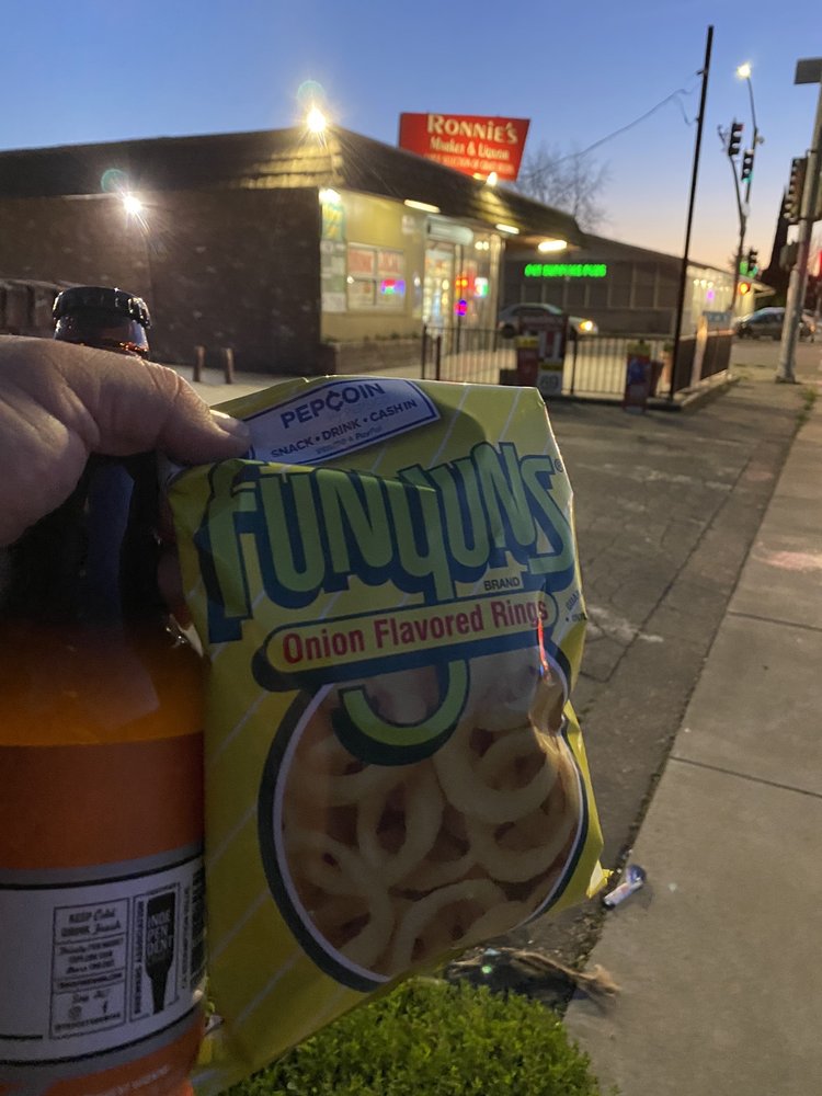 Ronnie's Market & Liquor