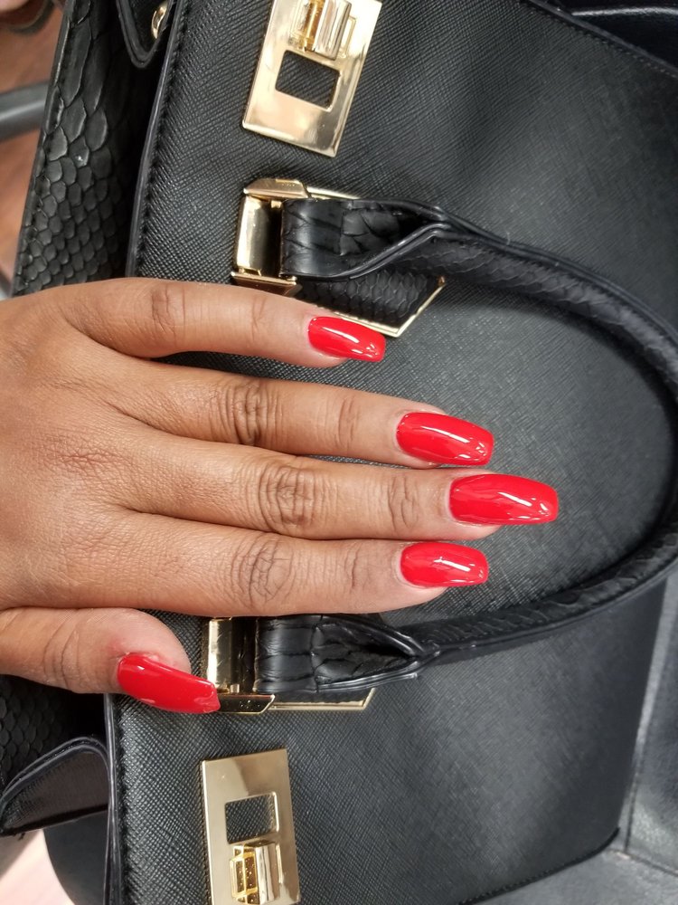 L A Nails