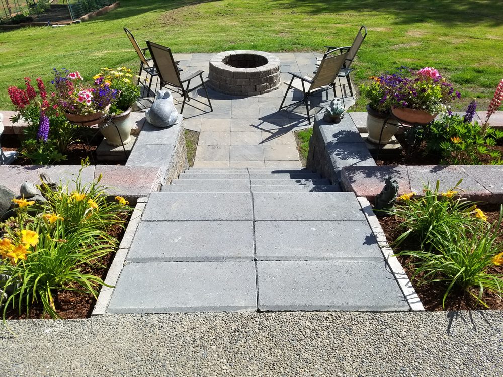 Valencia's Landscaping