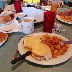 State Farmers Market Restaurant 350 Photos 267 Reviews Photo Of State Farmers Market Restaurant Raleigh Nc United States Eggs Benedict