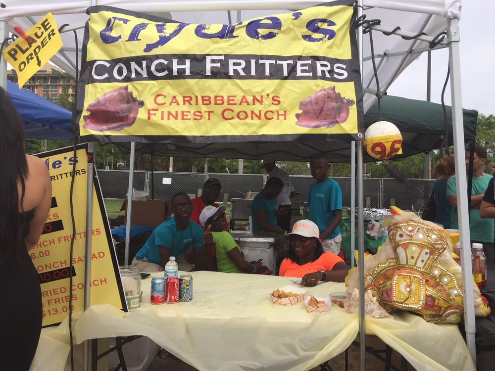 clyde's conch Fritters