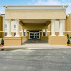 Comfort Inn Suites 18 Photos Hotels 209 W Commerce Bryant Photo Of Comfort Inn Suites Bryant Ar United States