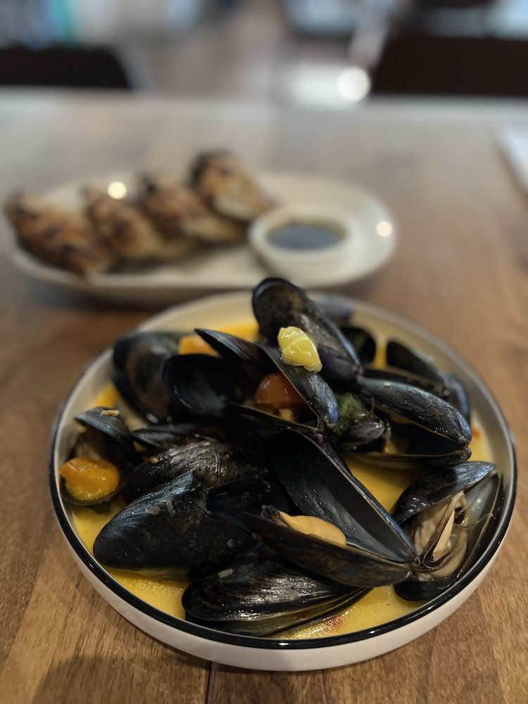 NOVO Pizzeria & Wine Bar