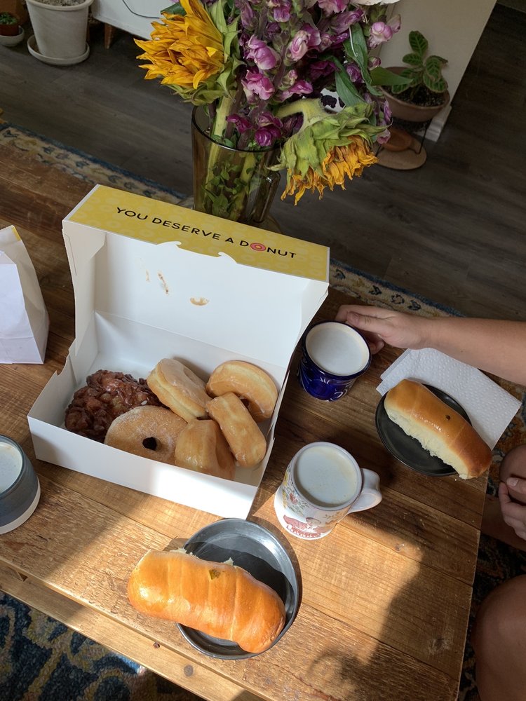 Queen Donut Shop