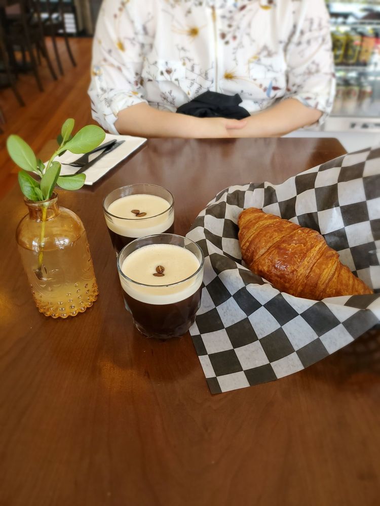 Dulcet & Delish Cafe