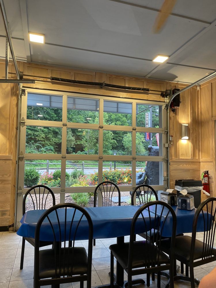 Mad Dog's Creamery & Donuts