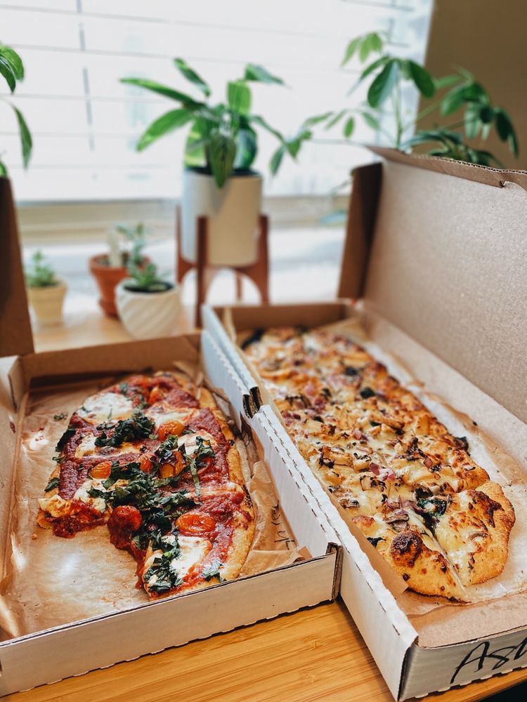 Slim & Husky's Pizza Beeria