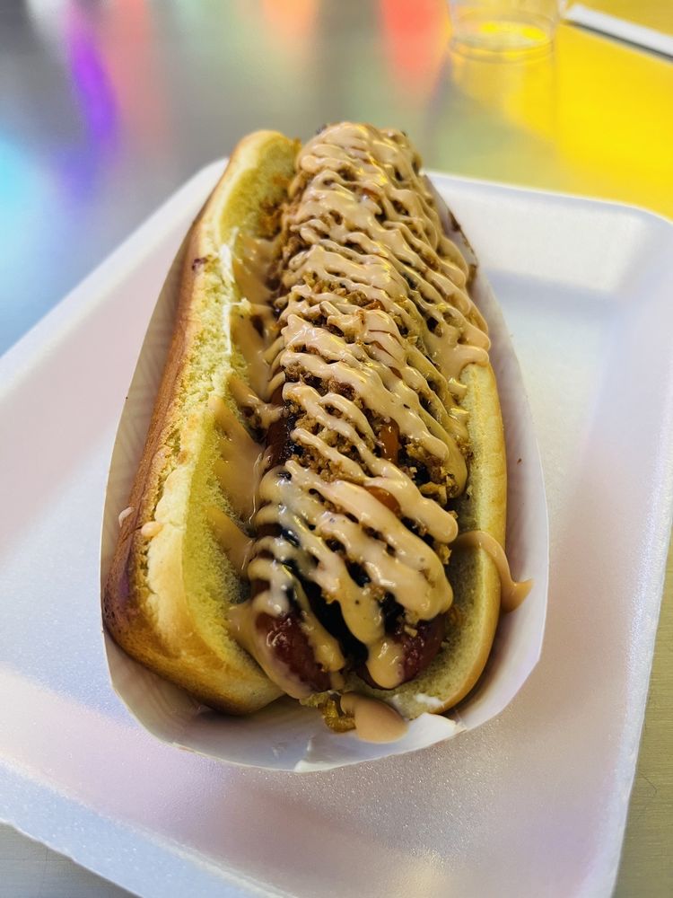 Yoyo’s Hot Dogs