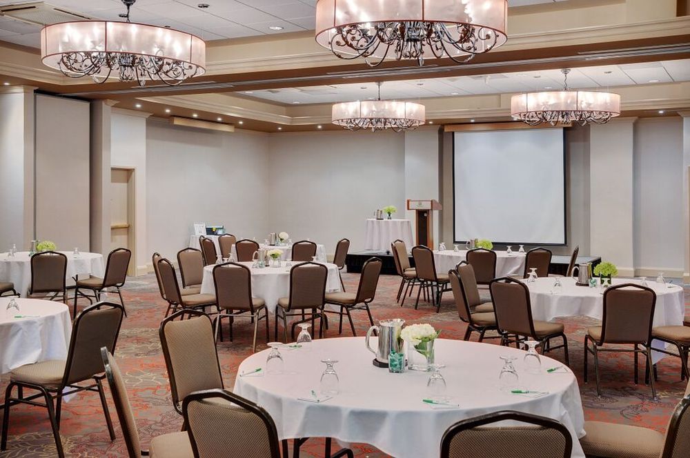 Holiday Inn Hotel & Suites Ottawa Kanata