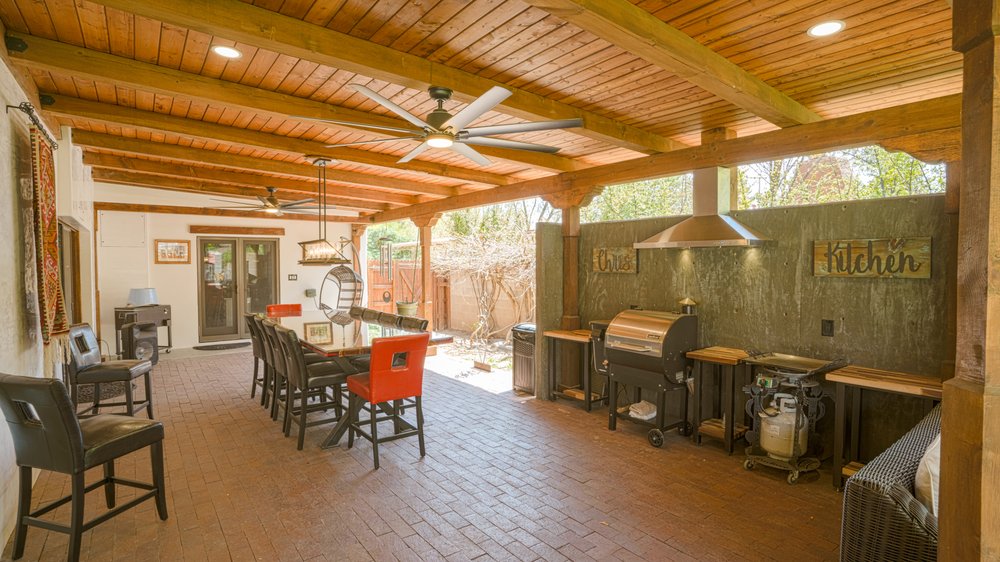 image of business Pluma Construction