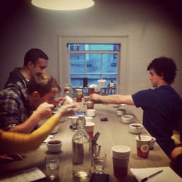 Dublin Barista School － Dublin, 愛爾蘭的相片。Level 3 barista training; coffee cupping or tasting