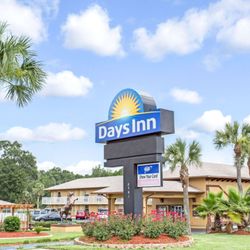 Days Inn Orange City Deland Hotels 2501 North Volusia Avenue Photo Of Days Inn Orange City Deland Fl United States