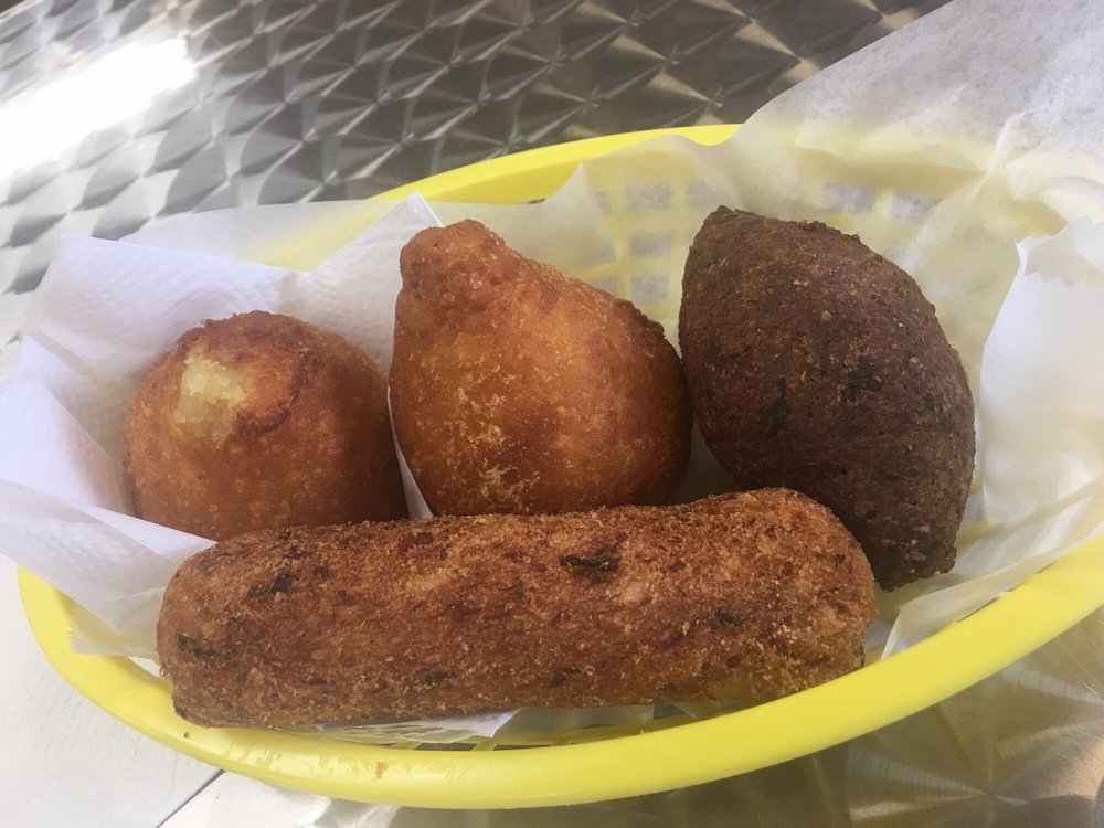 Ki Delicia Bakery & Deli